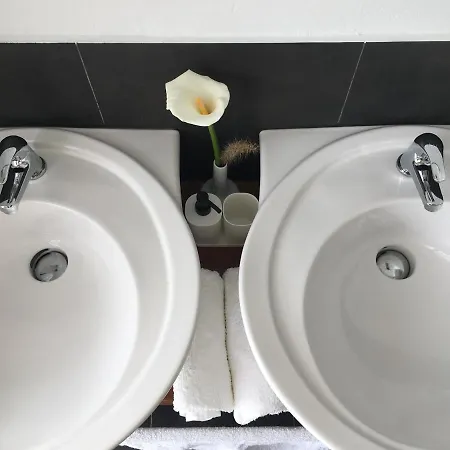 Grotta House Apartmán *